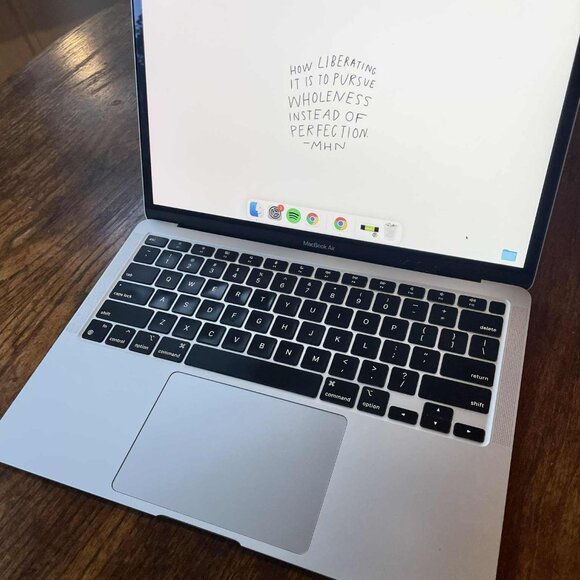 2020 MacBook Air (M1) - Picture 2 of 5